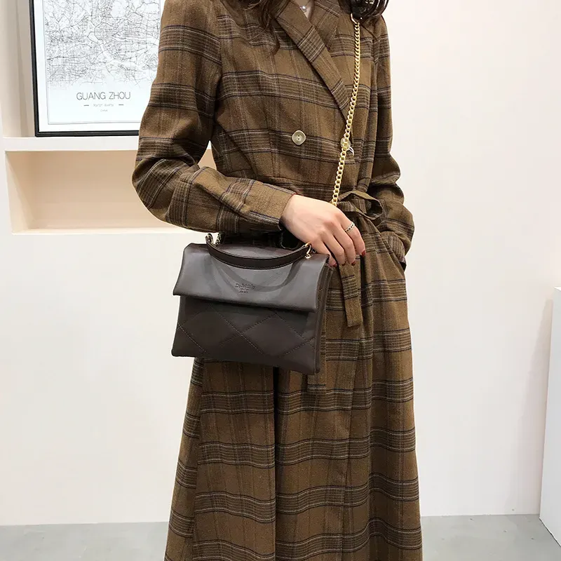 Women Simple Solid Color Metal Chain Rhombus Stitching Bag - Image 10