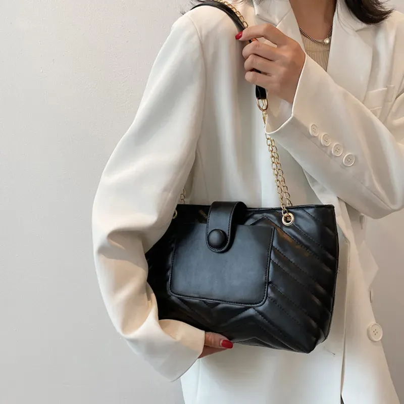 Women Fashion Solid Color Chain Shoulder Bag - Image 12