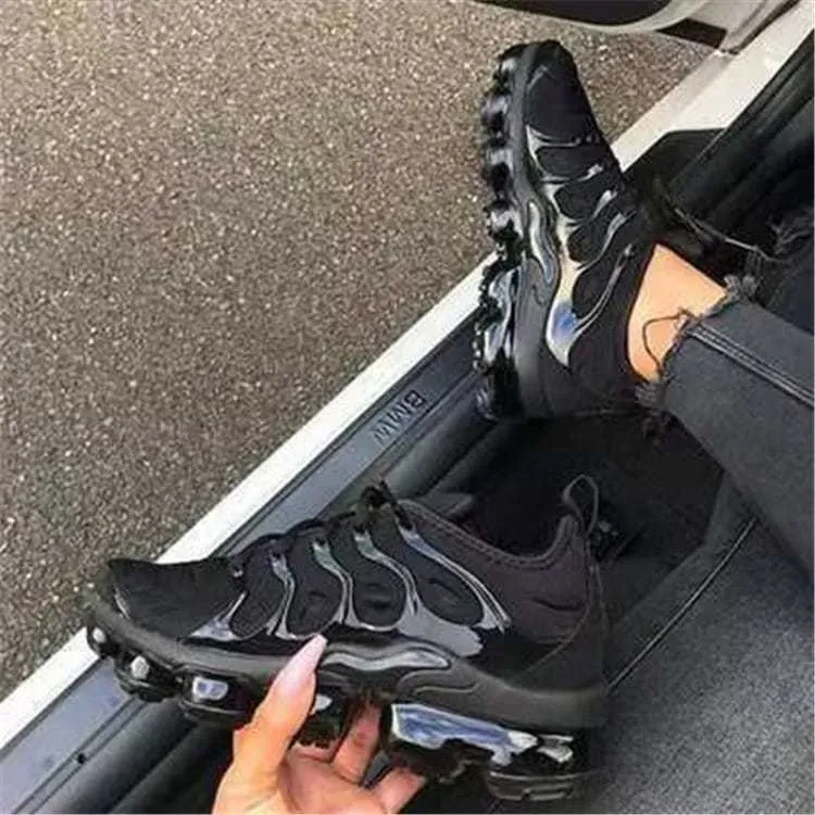 Size:4.5-11Women Plus Size Solid Color Lace-up Sports Shoes