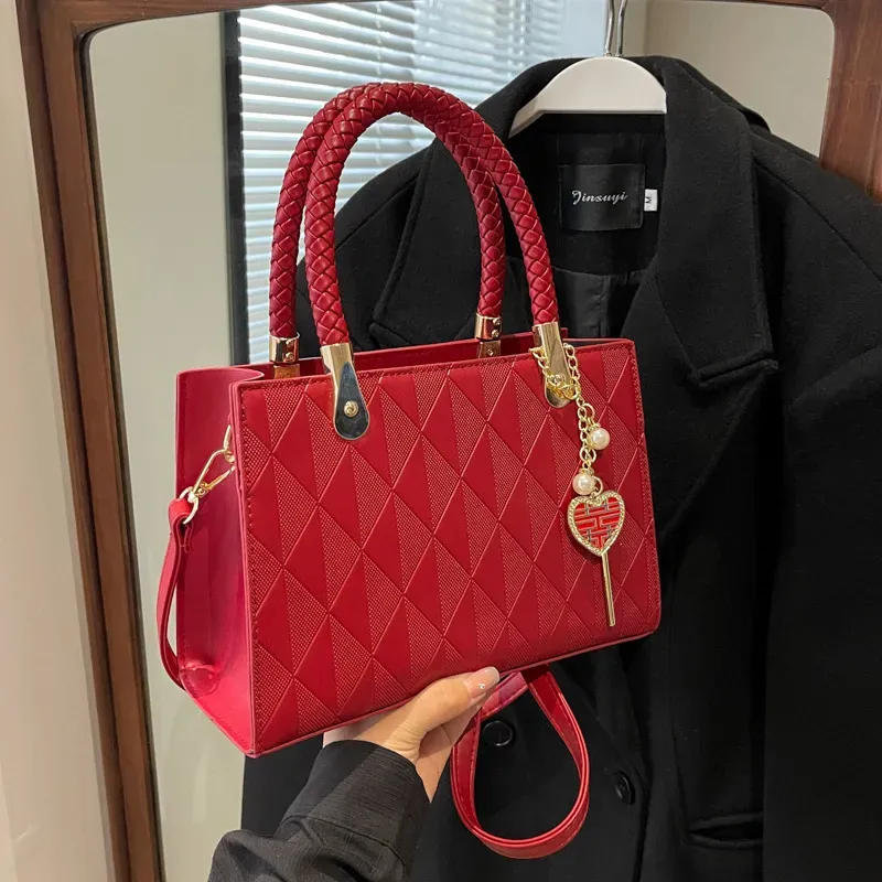 Women Fashion Large Capacity Heart Shape Pendant Square Handle Shoulder Bag - Image 3