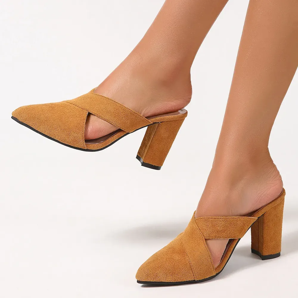 Women Fashion Hollow Pointed Toe Thick Heel Slippers
