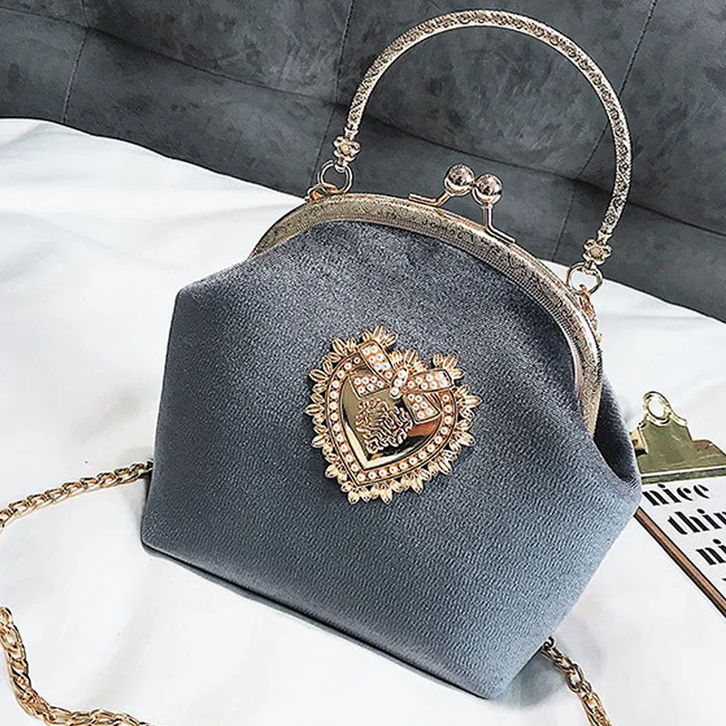 New Design Chic Women Heart Decor Shell Shaped Clasp Handle Bag - Image 14