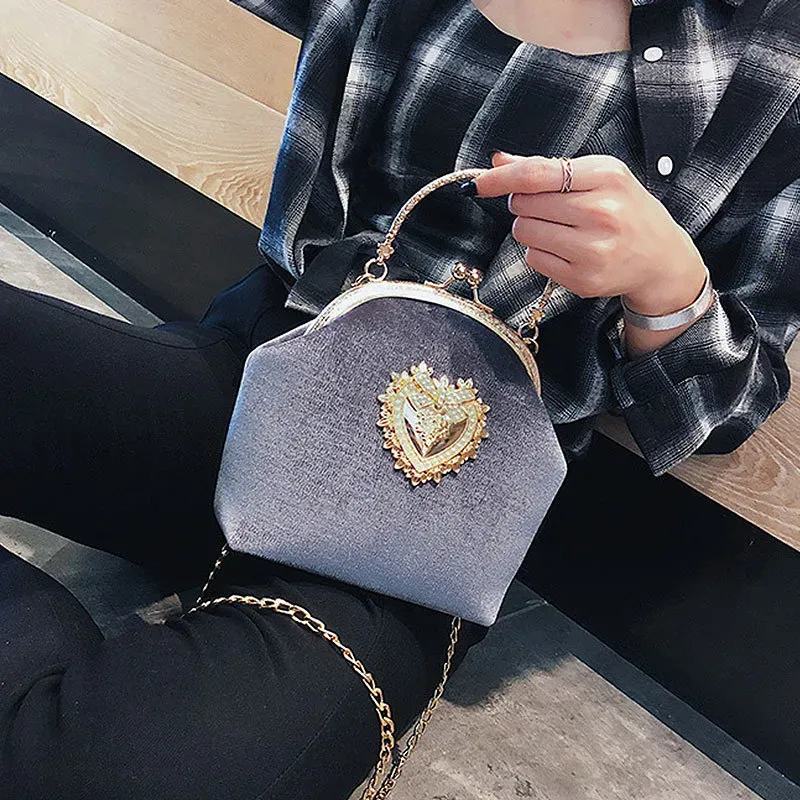 New Design Chic Women Heart Decor Shell Shaped Clasp Handle Bag - Image 15
