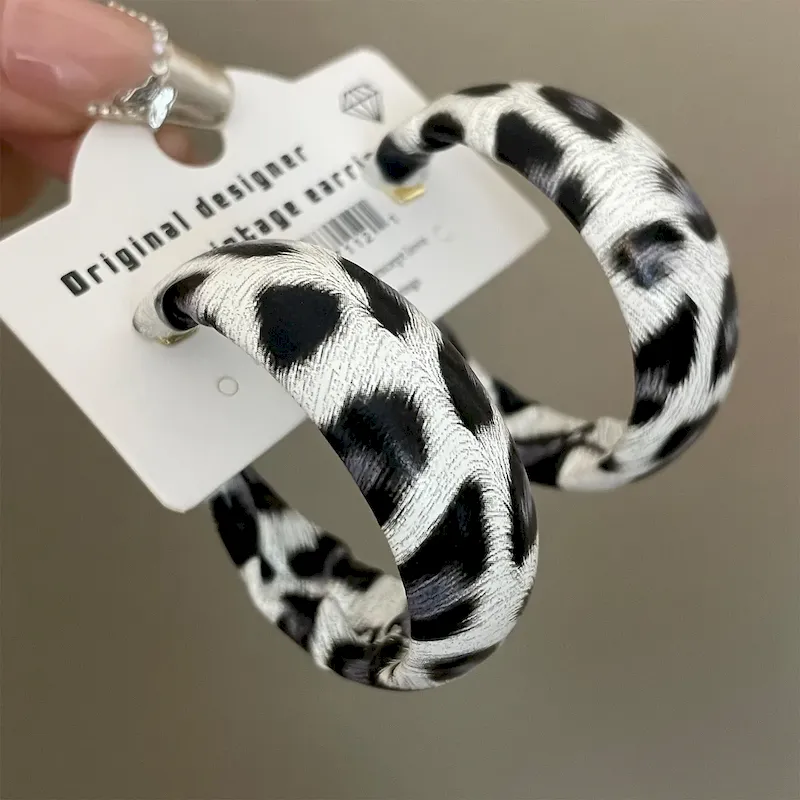 Wholesale Women Fashion Autumn And Winter Leopard Leather Earrings - Image 7
